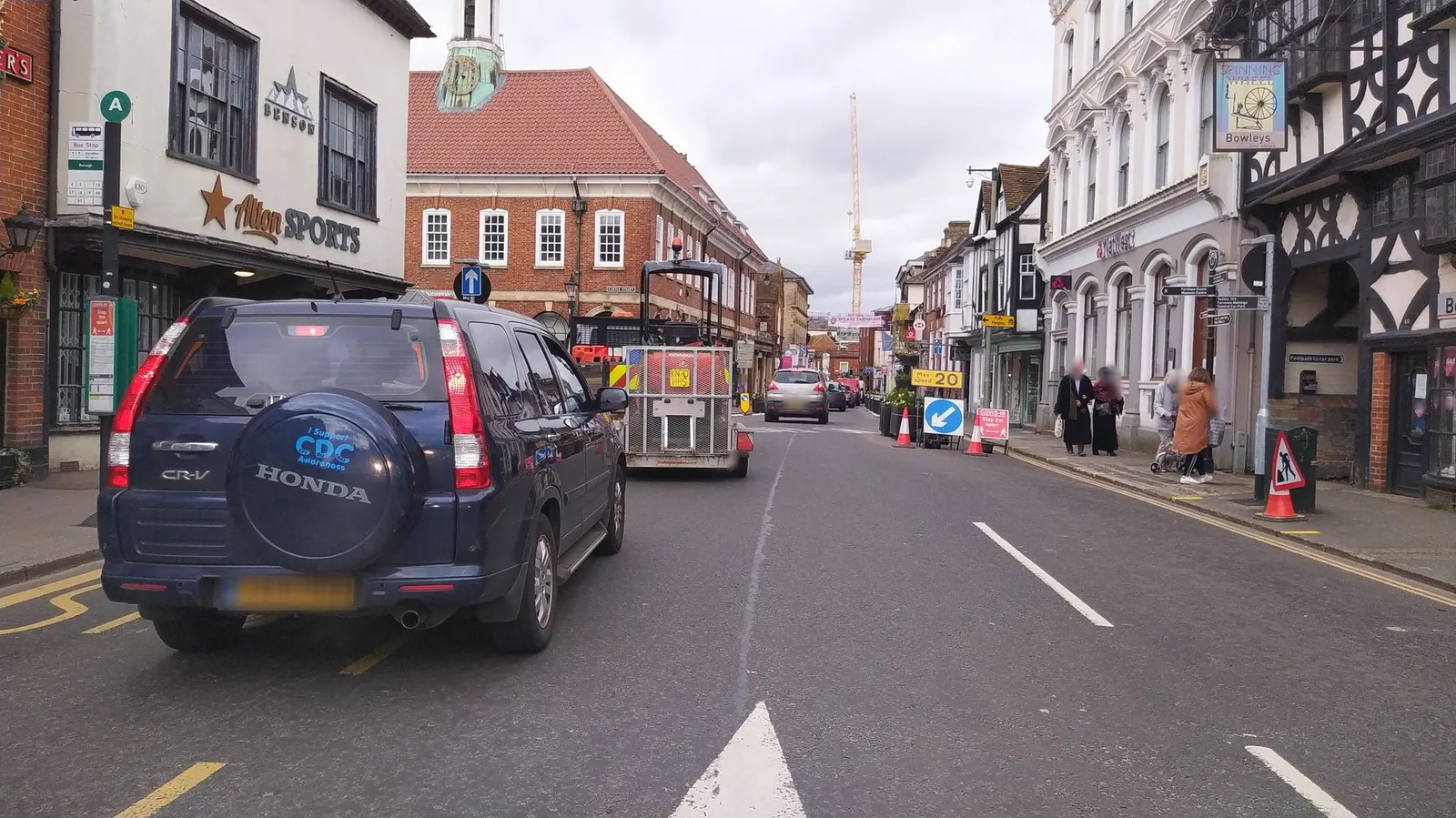 8 And 9 (The Queens Head), The Borough — street-level view
