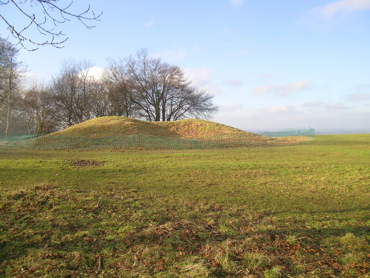 A Neolithic barrow on Whiteleaf Hill, 50m east of Whiteleaf Cross