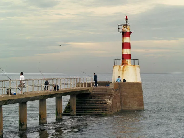 Amble South Pier light