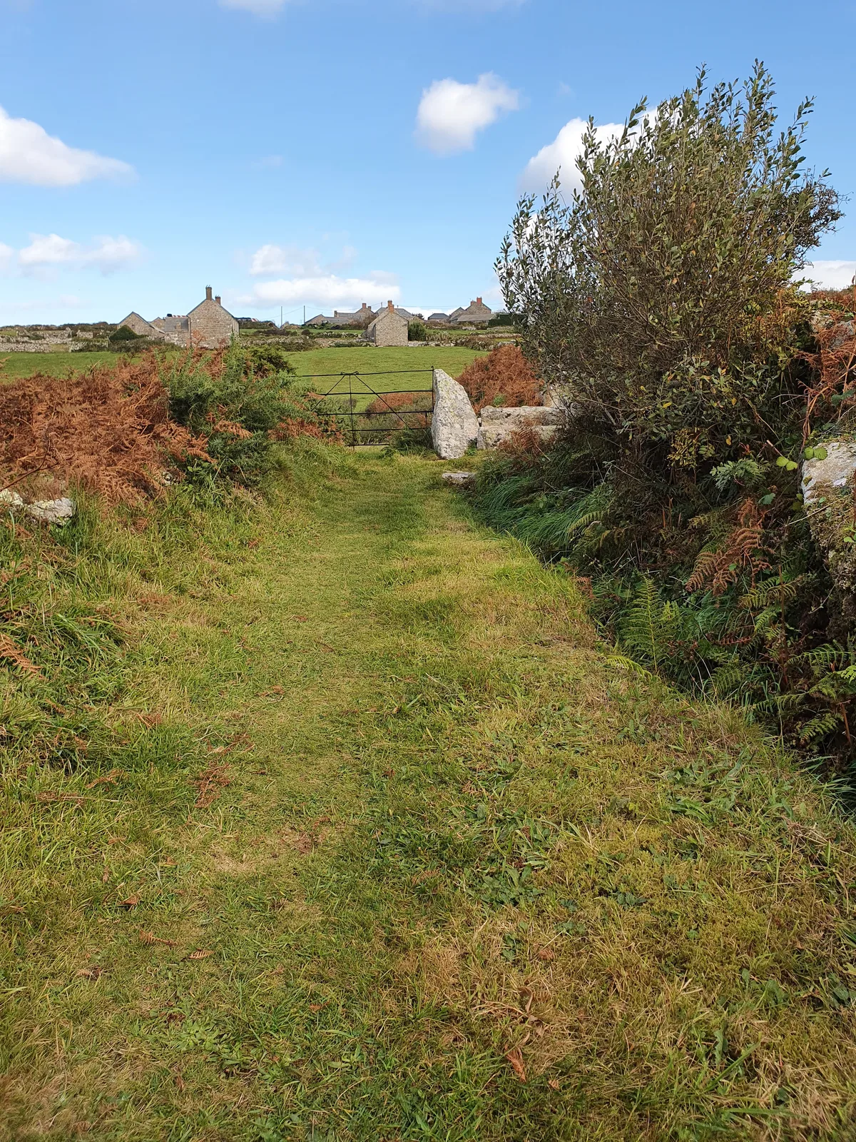 Aqueduct and stiles at SW 419371