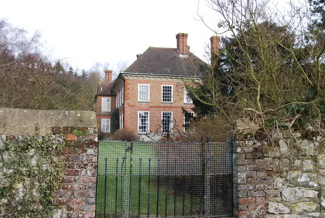 Buston Manor