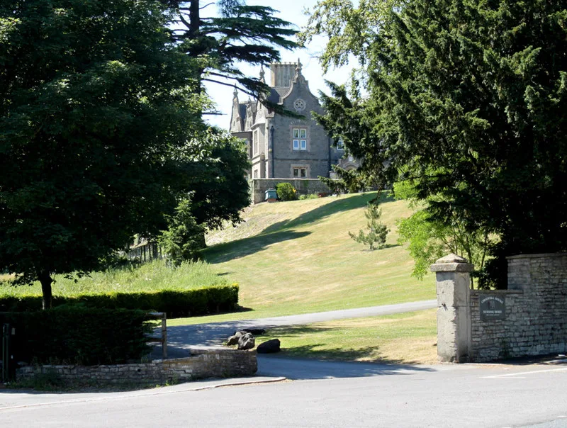 Cholwell House
