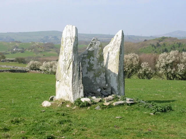 Cist Cerrig (beddrod siambr)