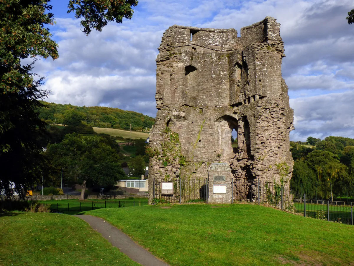 Crickhowell Castle