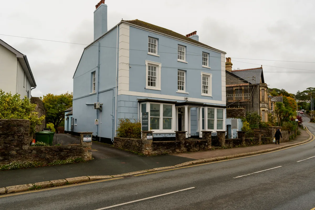Dartvale Manor