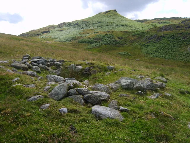 Dike, circles and cairns on Bleaberry Haws