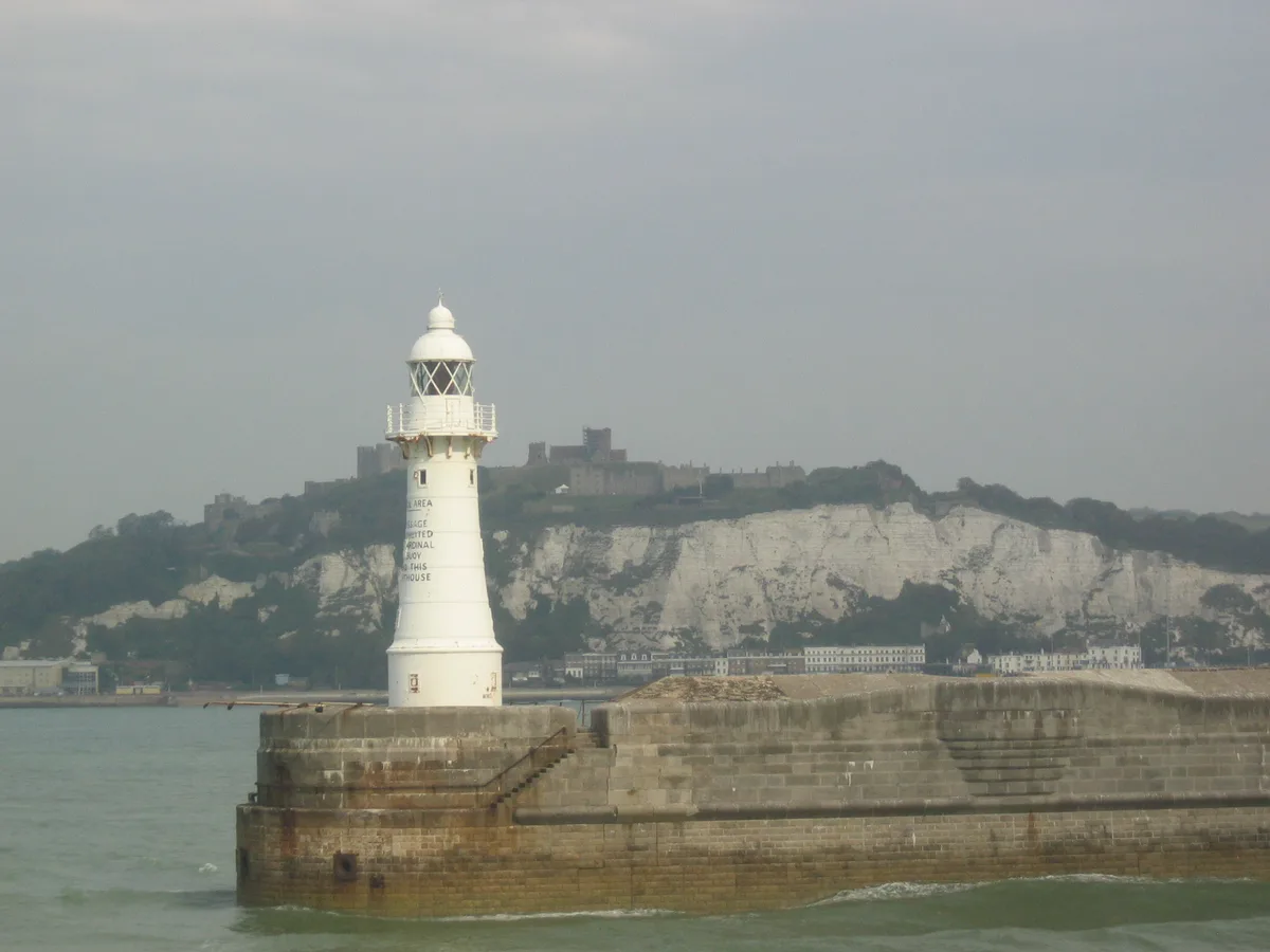 Dover Breakwater West End light