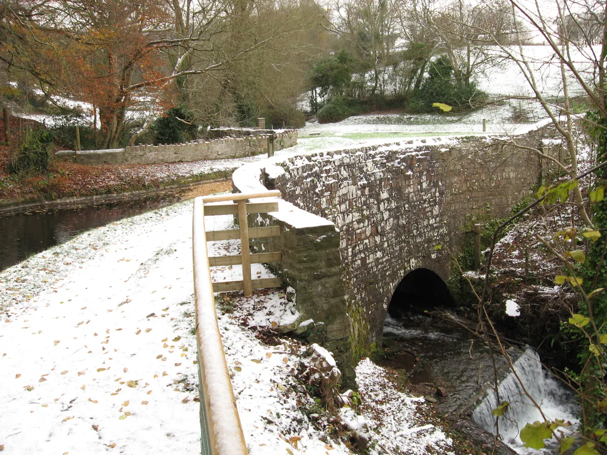 Embanked Aqueduct SW of Govilon ( including Wall & Gate-piers to W )