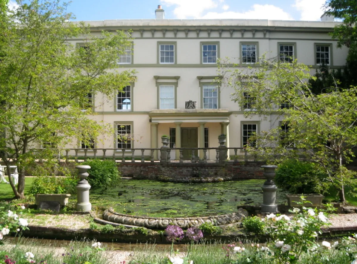 Fifield Manor