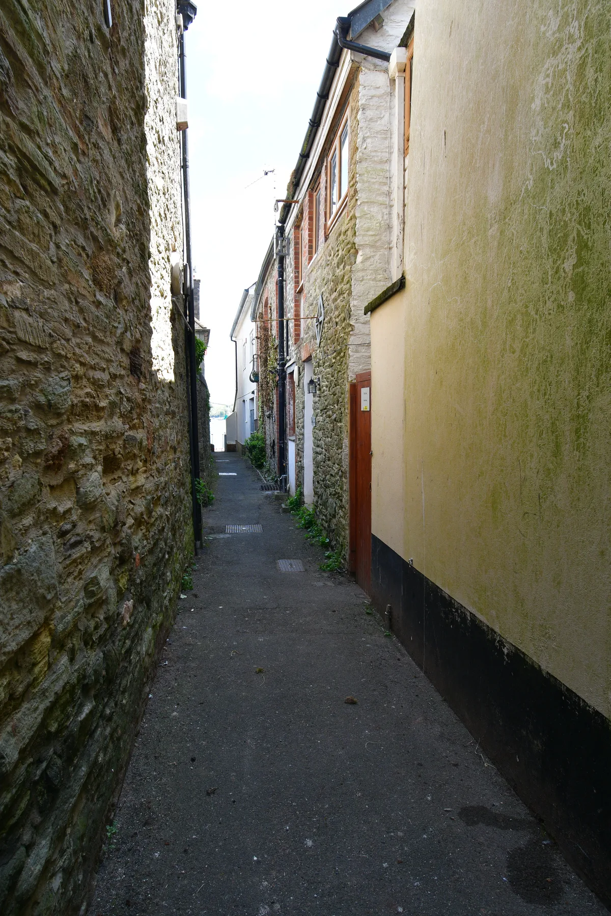 Folly End, Quay House, Tideway, and Waterfront Buildings