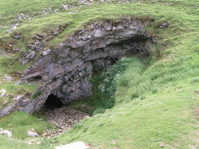 Giant's Hole