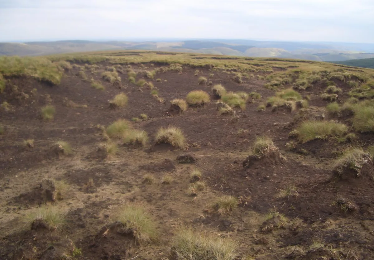 Gwaun Lydan, mountains & hills in North Wales