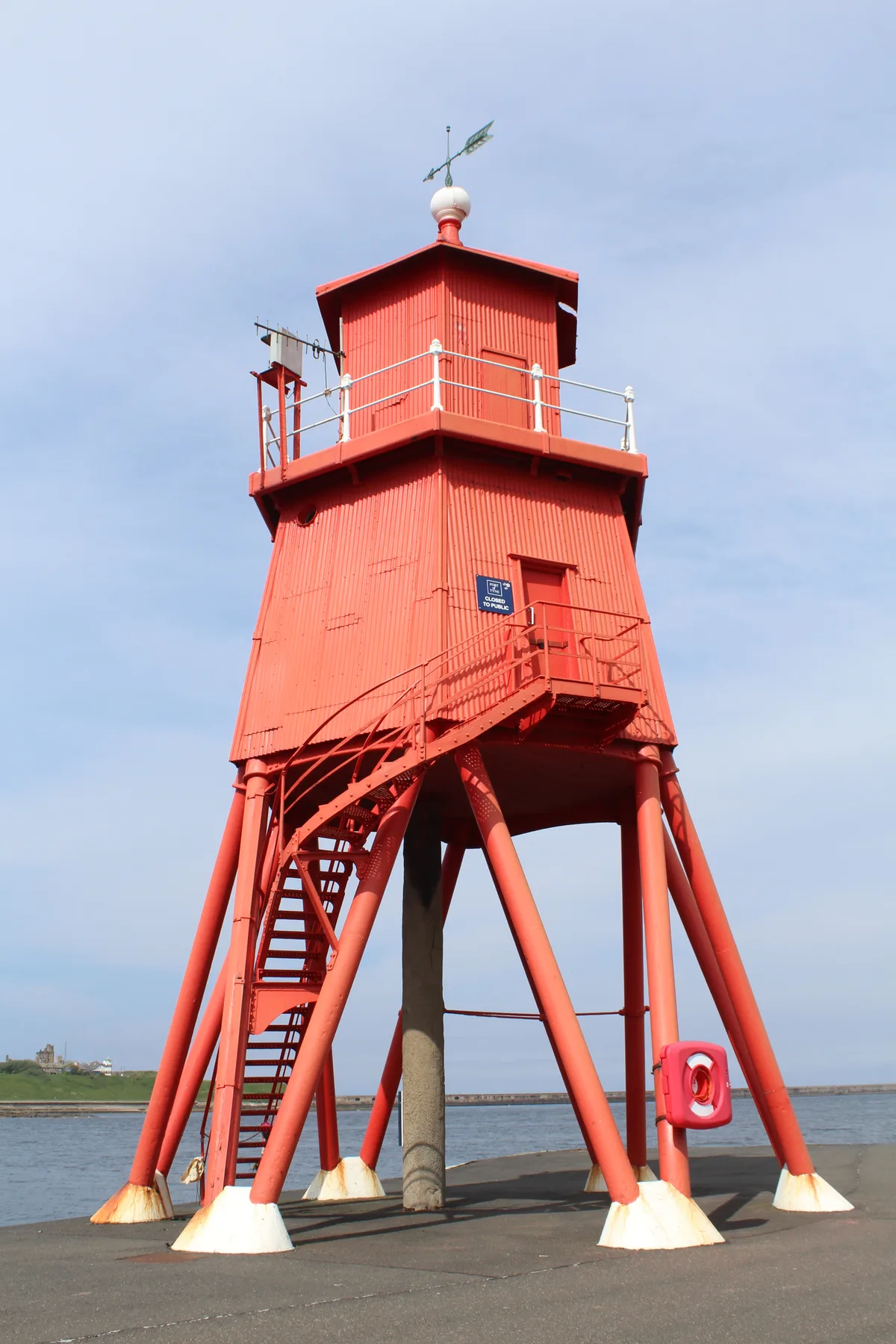 Herd Groyne Light
