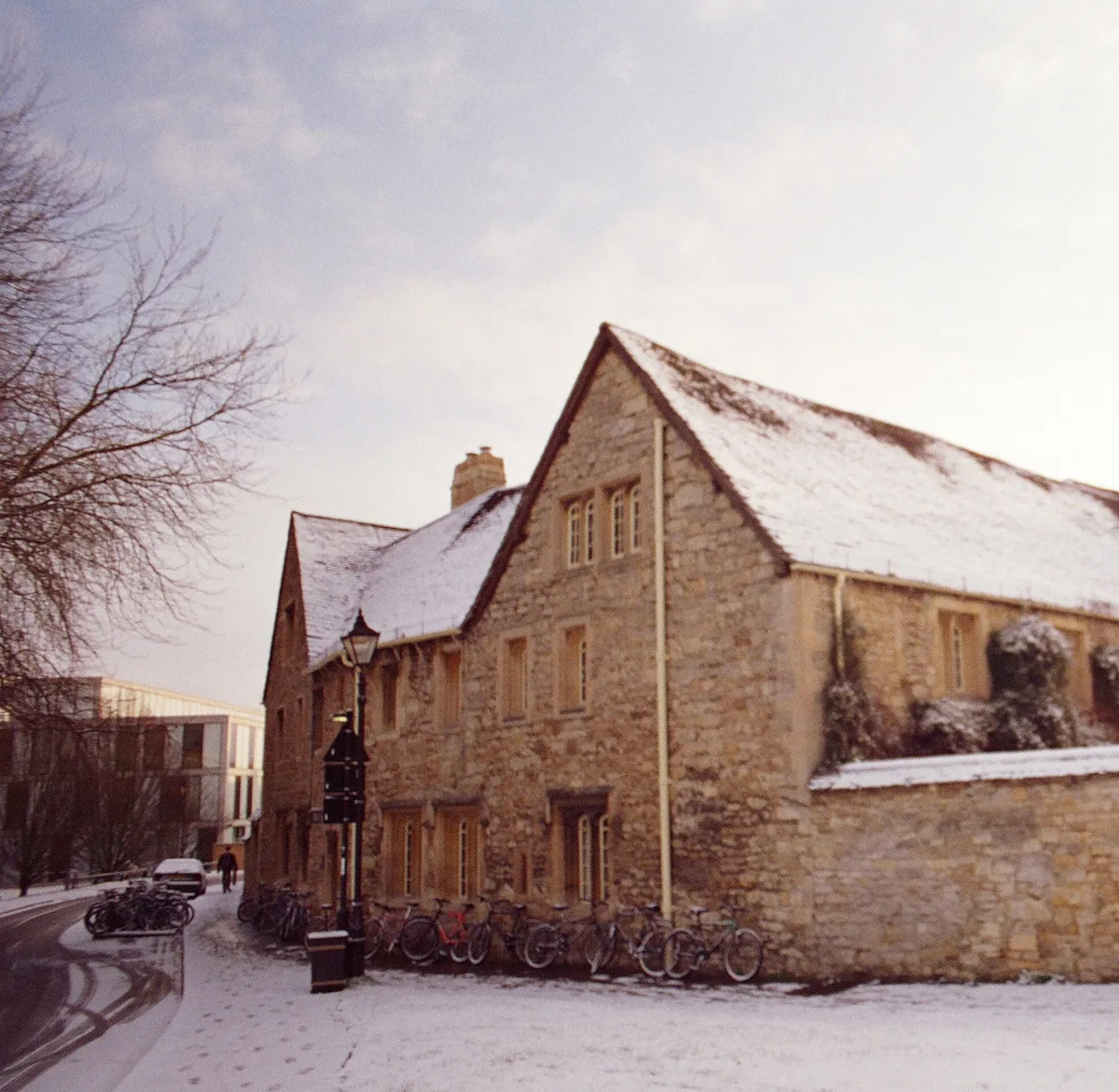 Holywell Manor, Oxford
