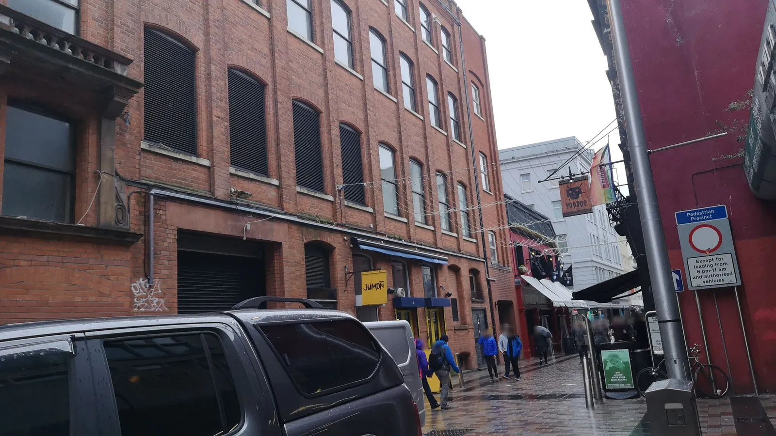 Kelly's Cellars — street-level view