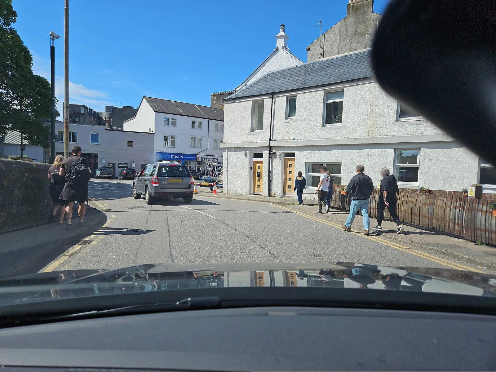 King's Arms Flats, 28 George Street, Oban — street-level view