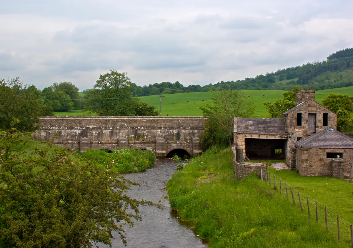 Leeds And Liverpool Canal Aqueduct At Holme Bridge