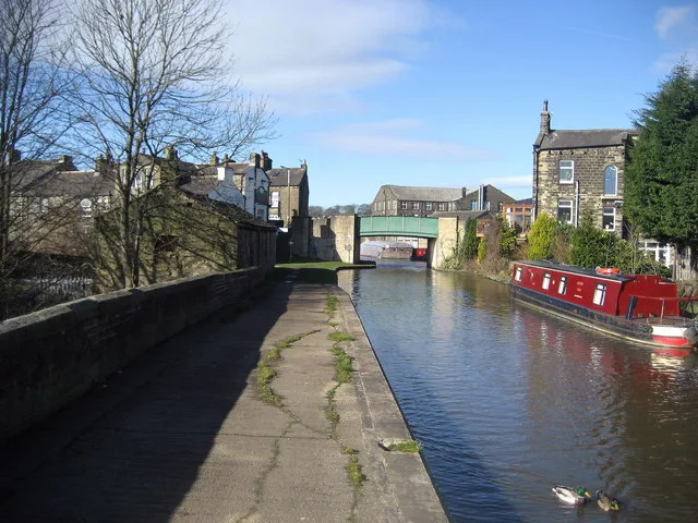 Leeds And Liverpool Canal Aqueduct Over Hainsworth Road And Silsden Beck