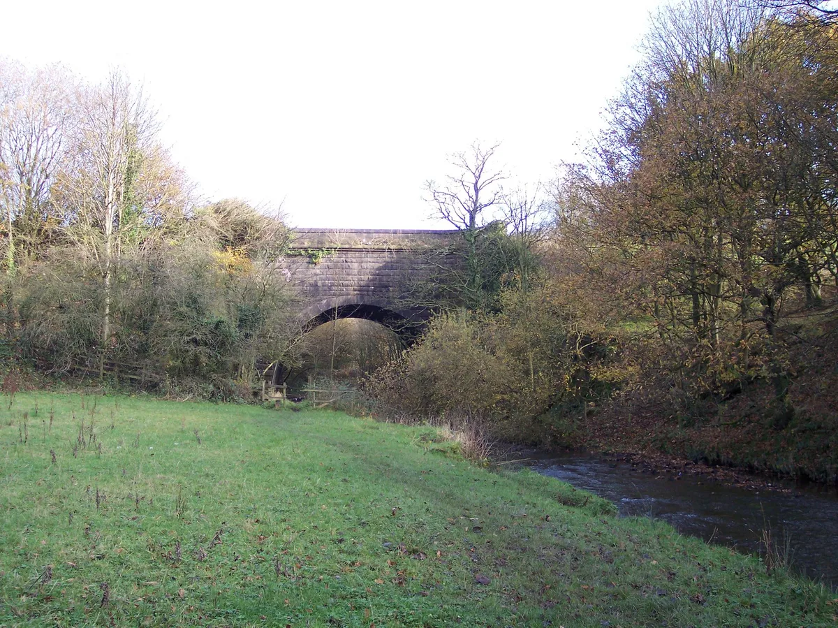 Leeds Liverpool Canal, Canal Aqueduct Over River Douglas At Sd 599 124