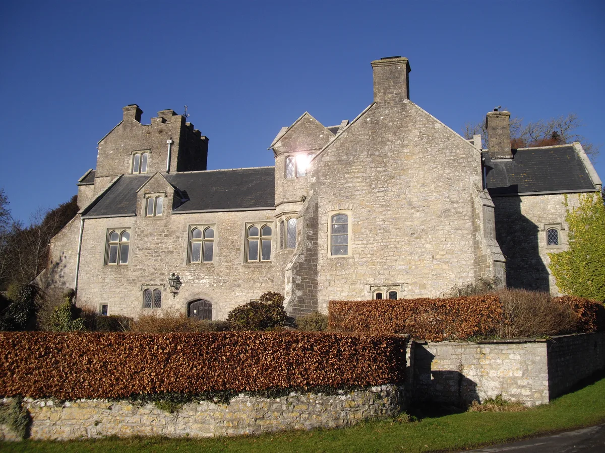 Llanmihangel Place