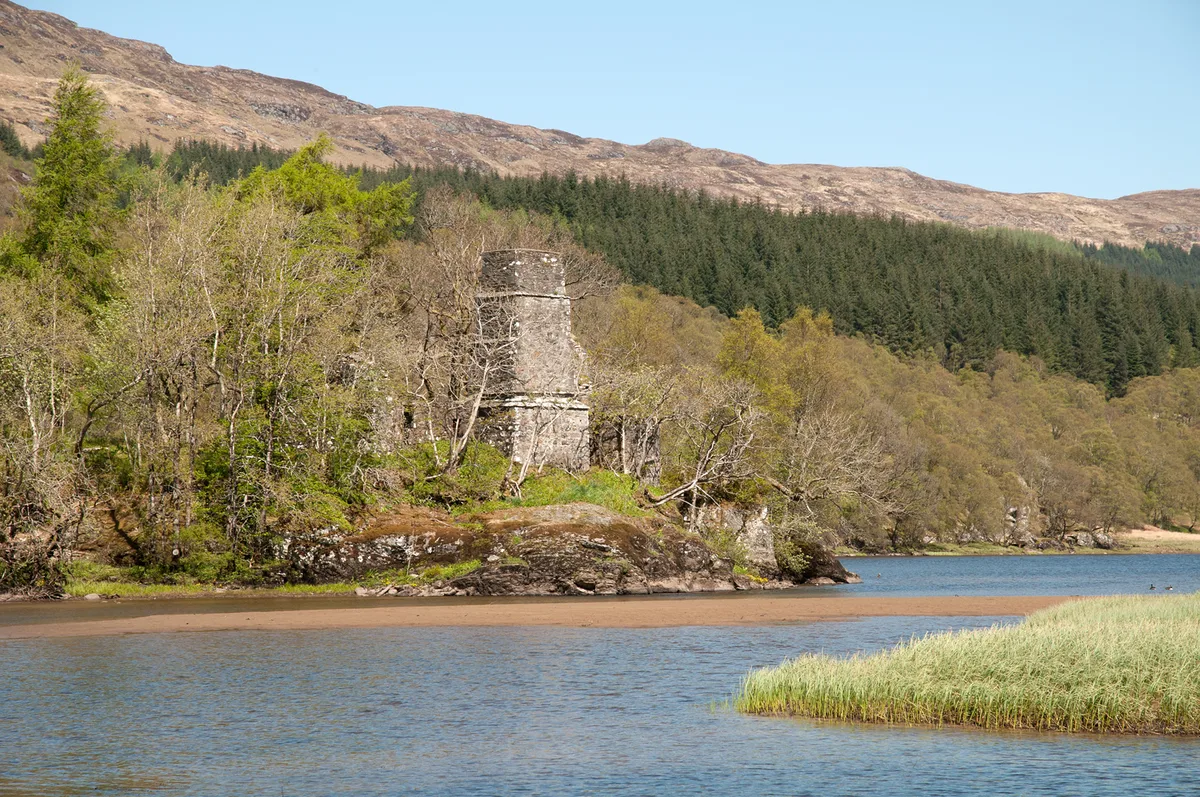 Loch Dochart, castle