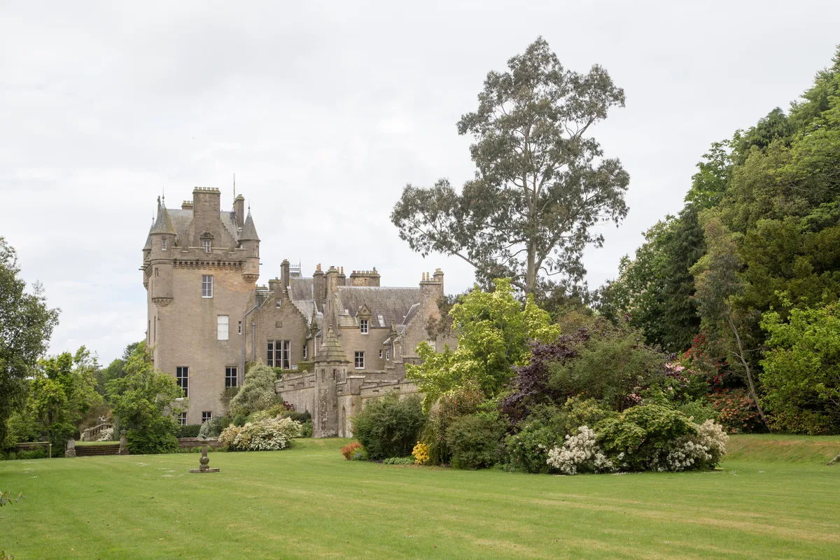 Lochinch Castle