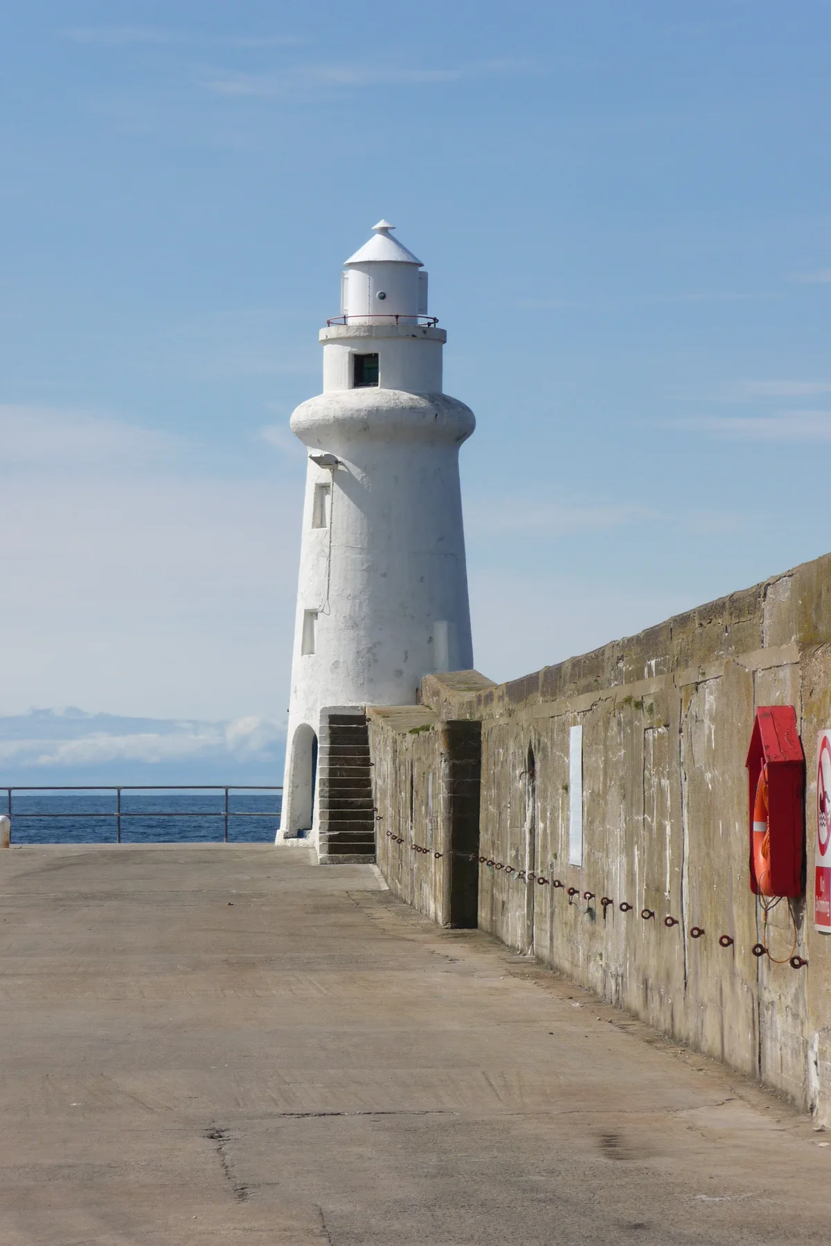 Macduff Pier Lighthouse