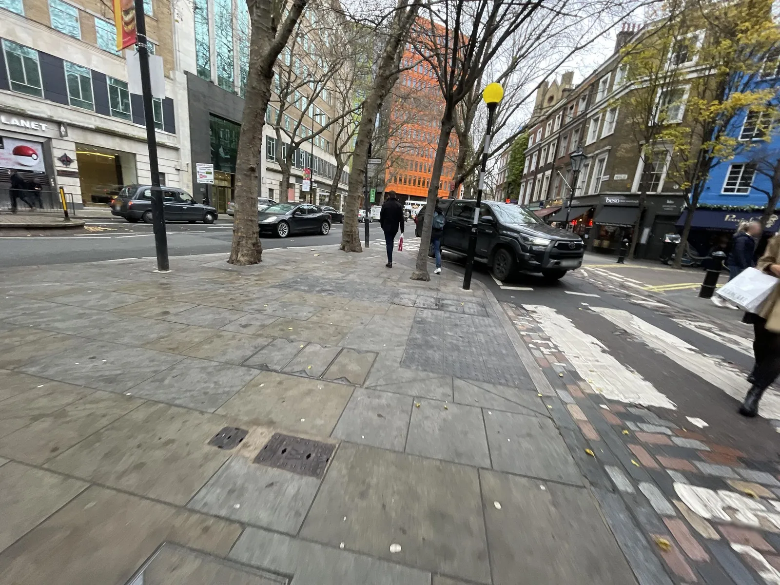 Mon Plaisir — street-level view
