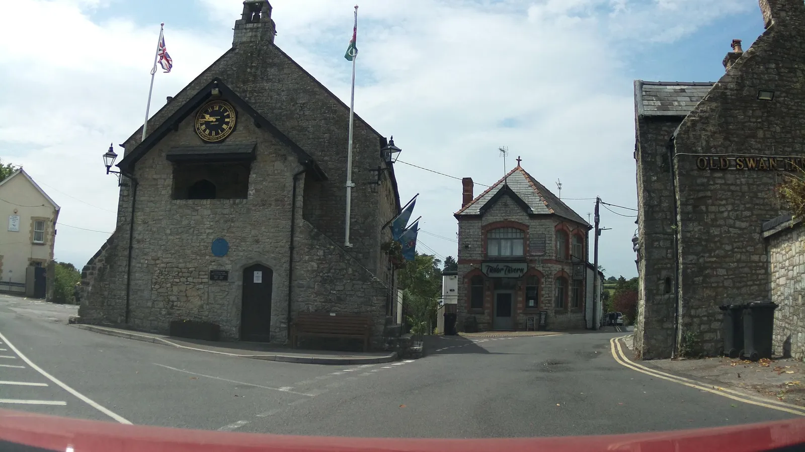 Old Swan Inn — street-level view
