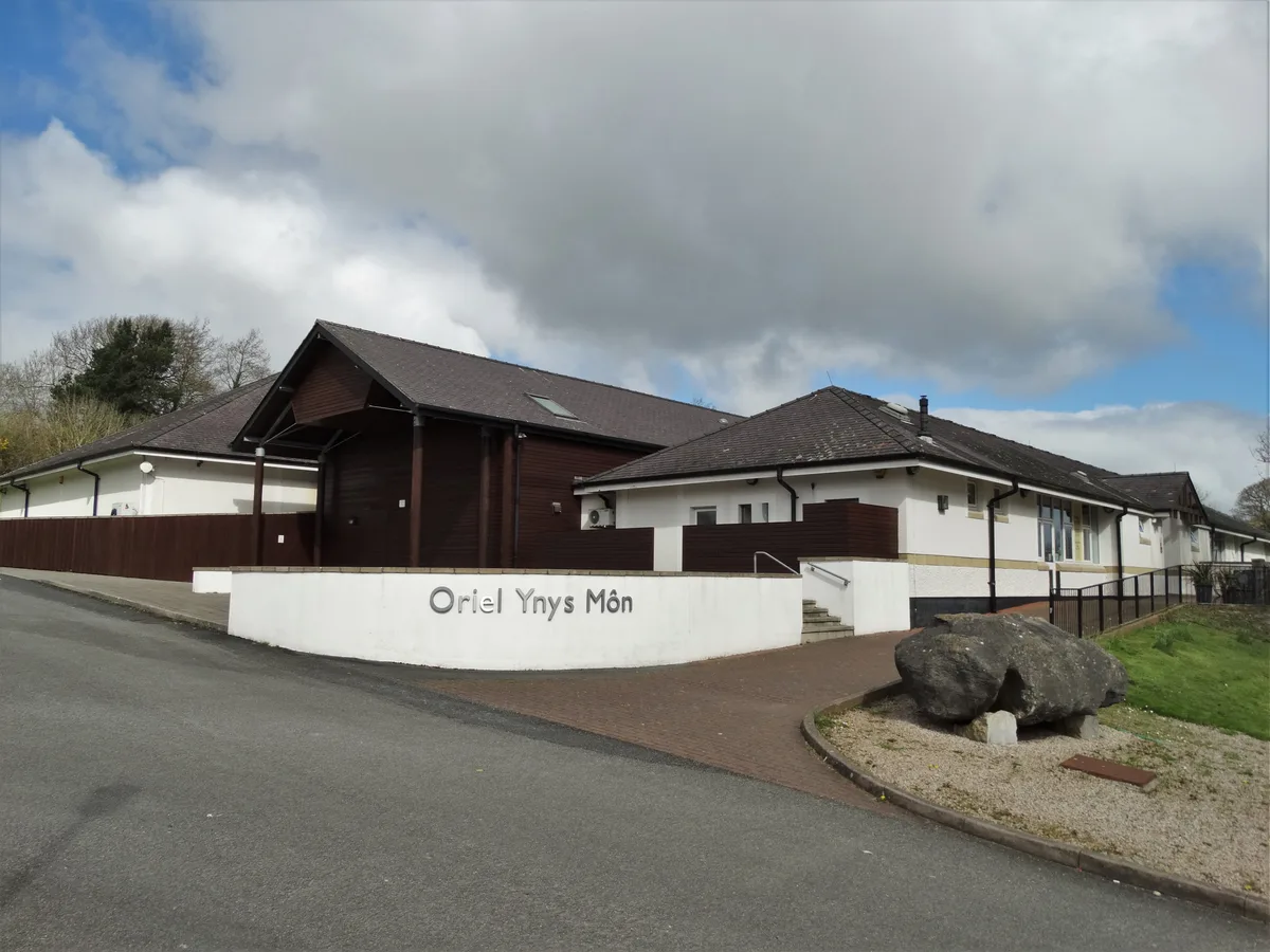 Oriel Môn