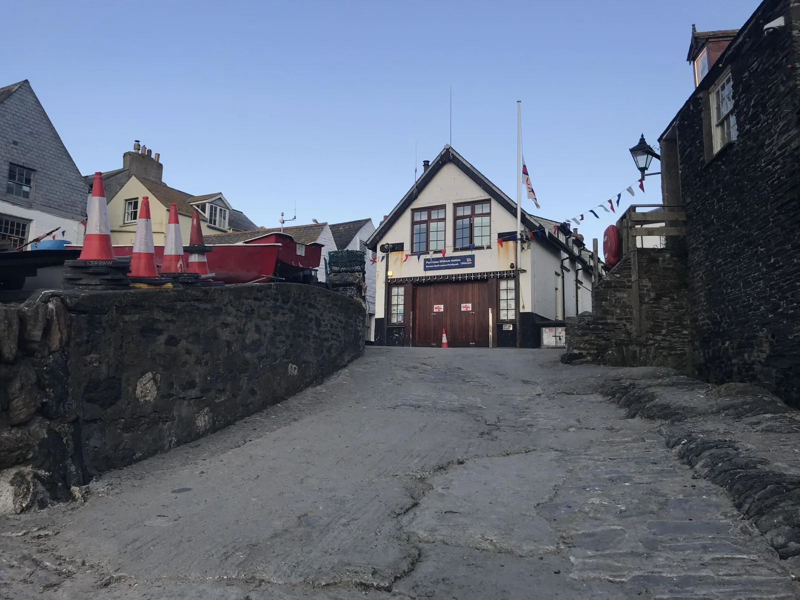 Outlaws Fish Kitchen — street-level view