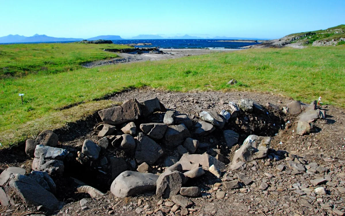 Port an Eilean Mhòir ship burial