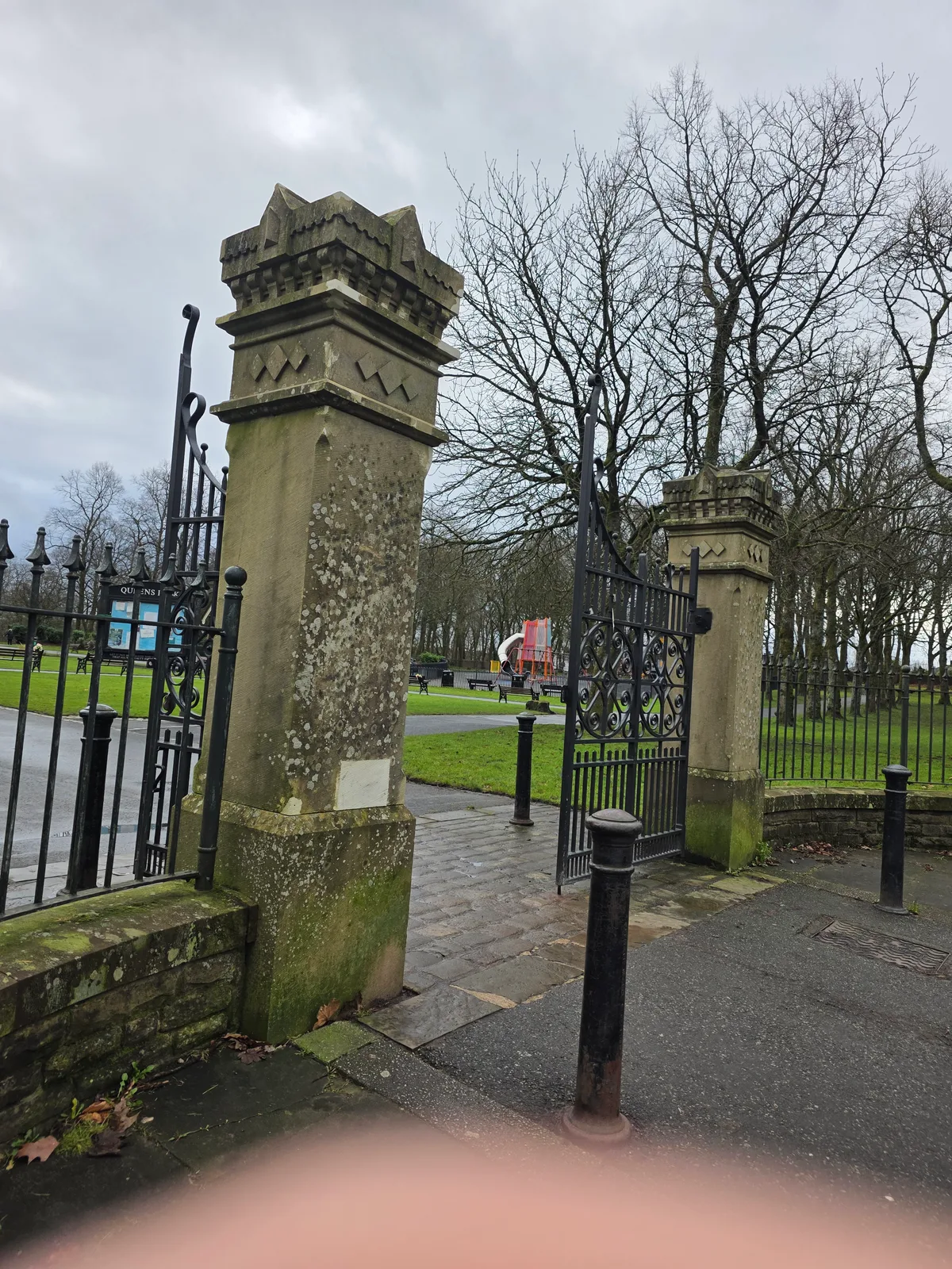 Queen's Park, Heywood