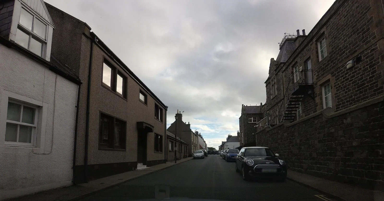 Railway Inn, 96 North Castle Street, Banff — street-level view