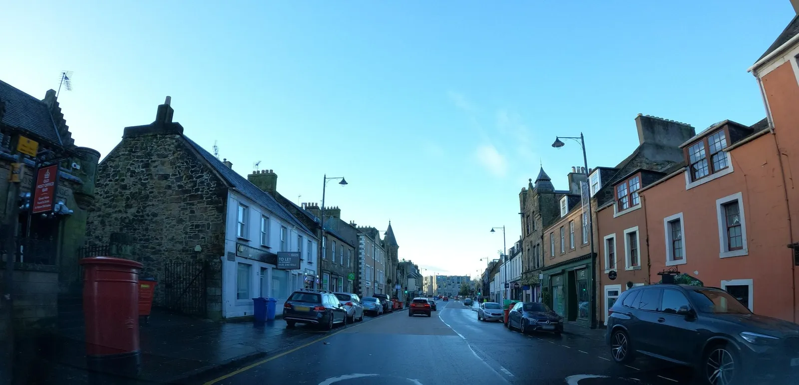Red Lion Inn, 50 High Street, Linlithgow — street-level view