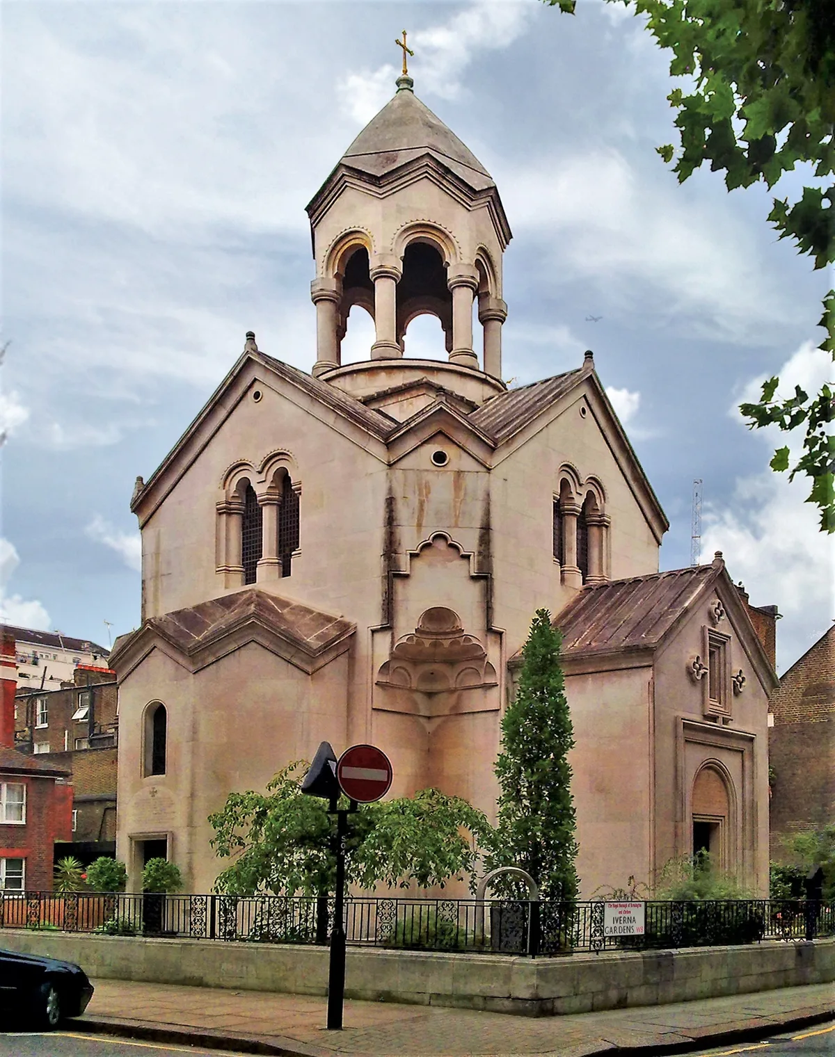 St Sarkis, Kensington