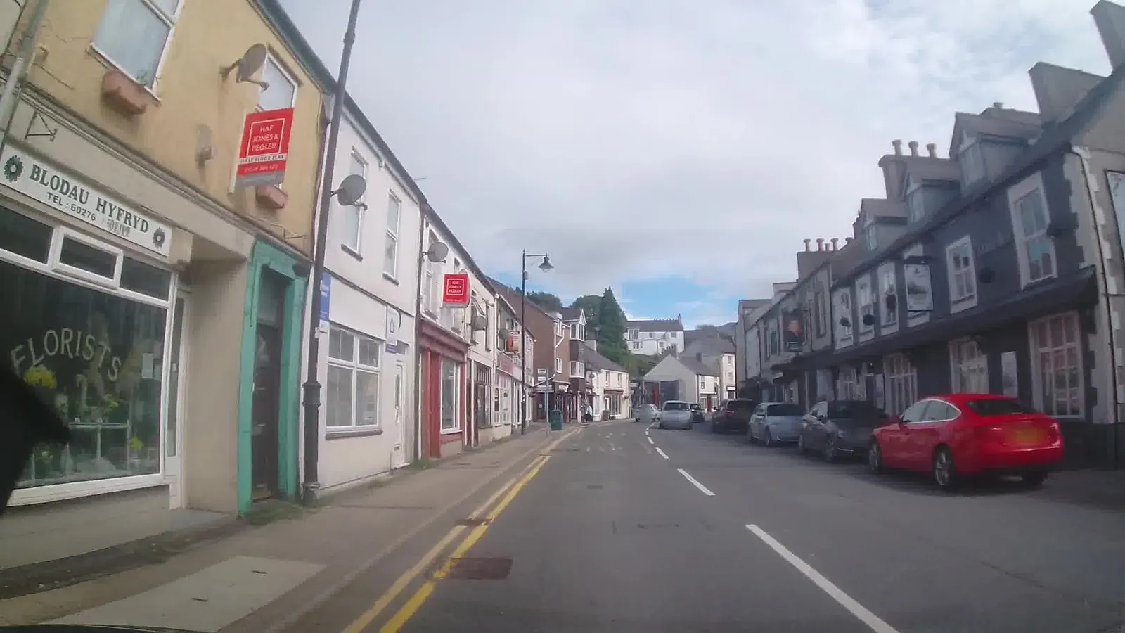 Tafarn Tryfan — street-level view