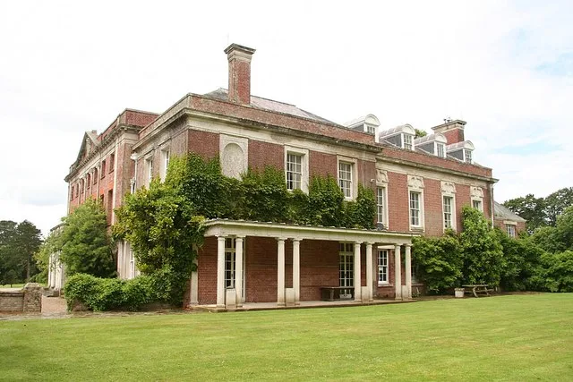Tapeley Park