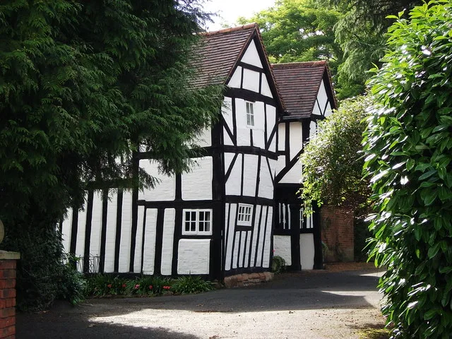 The Old Manor, stately homes in Warwickshire