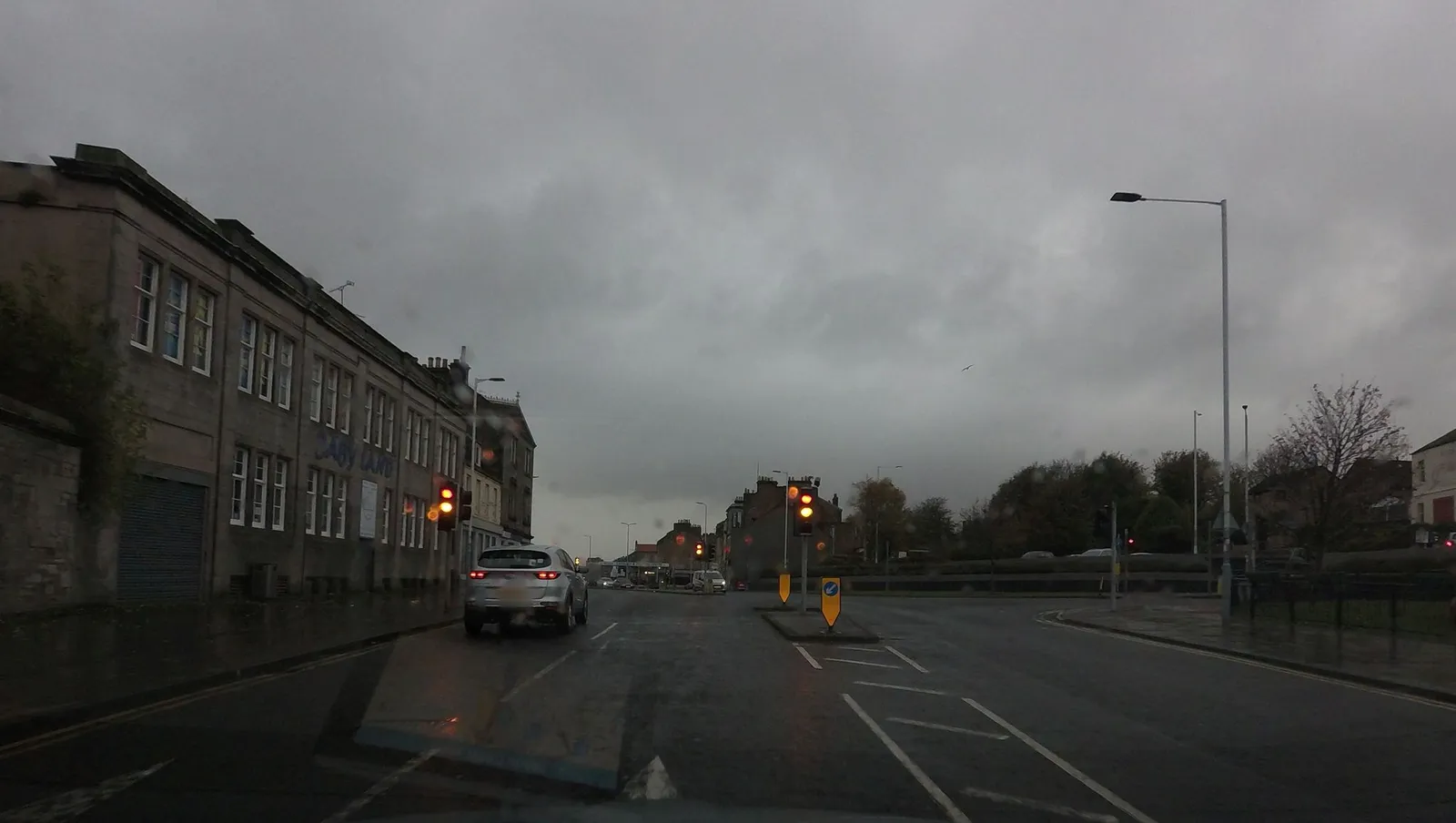 The Royal Scot, 395-399 High Street, Kirkcaldy — street-level view