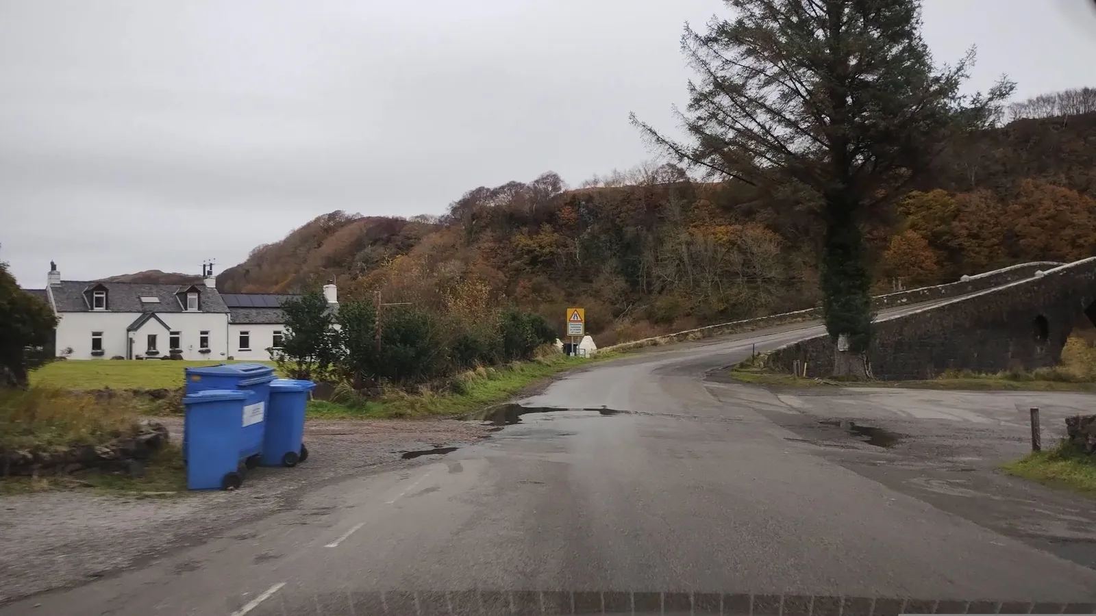 Tigh an Truish Inn — street-level view