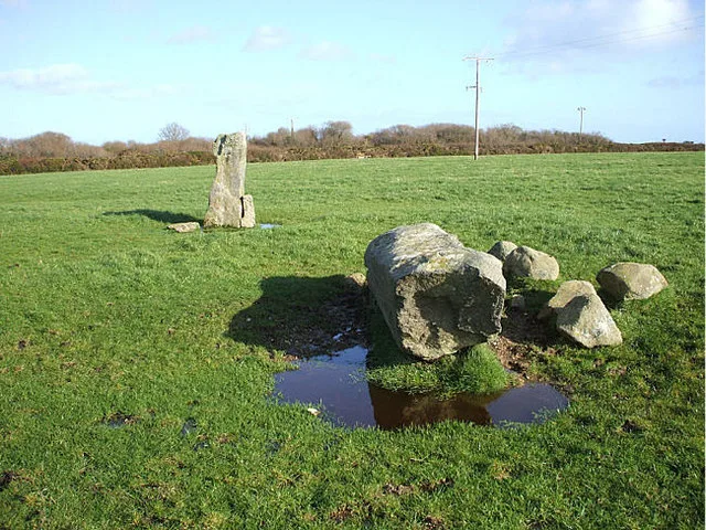 Two standing stones on Crousa Common, 890m WSW of Chywoone