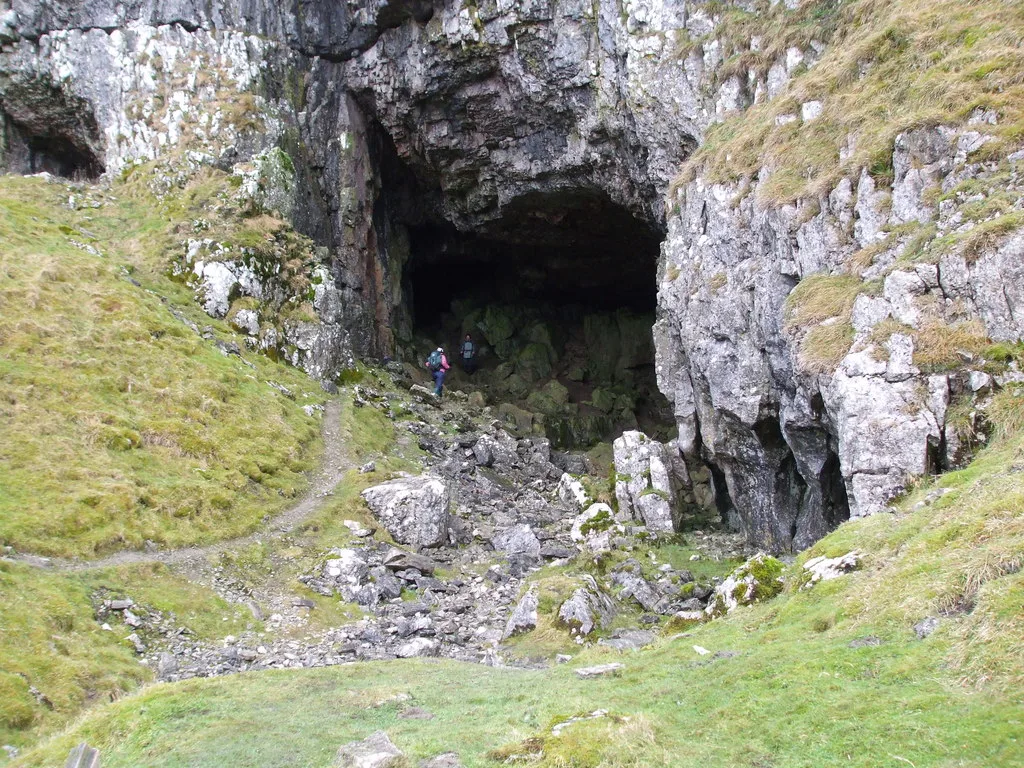 Victoria Cave, Langcliffe Scar