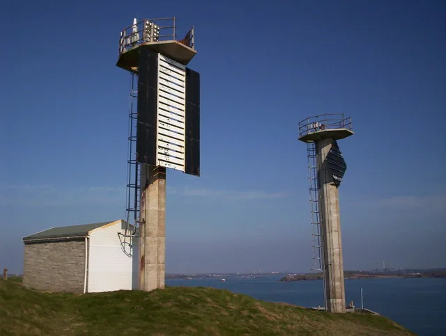 West Blockhouse Point centre light