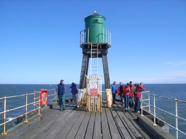 Whitby West Pier beacon